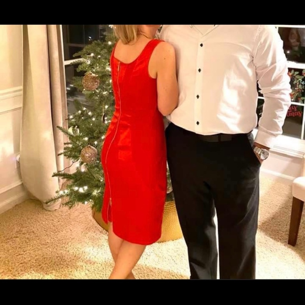 Red Vince Camuto silky and matte flattering dress